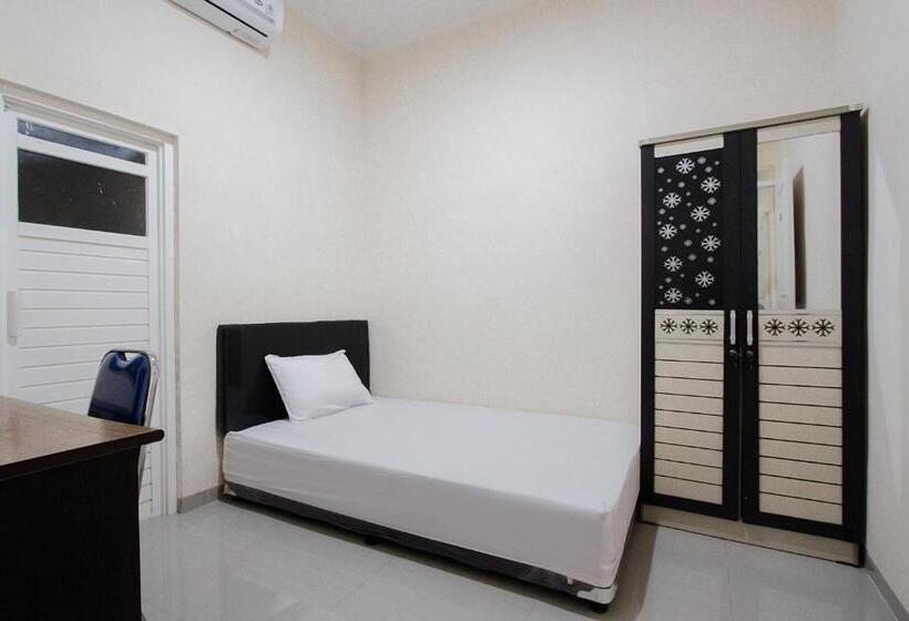 Hotel Oyo Life 3531 Wisma Eka