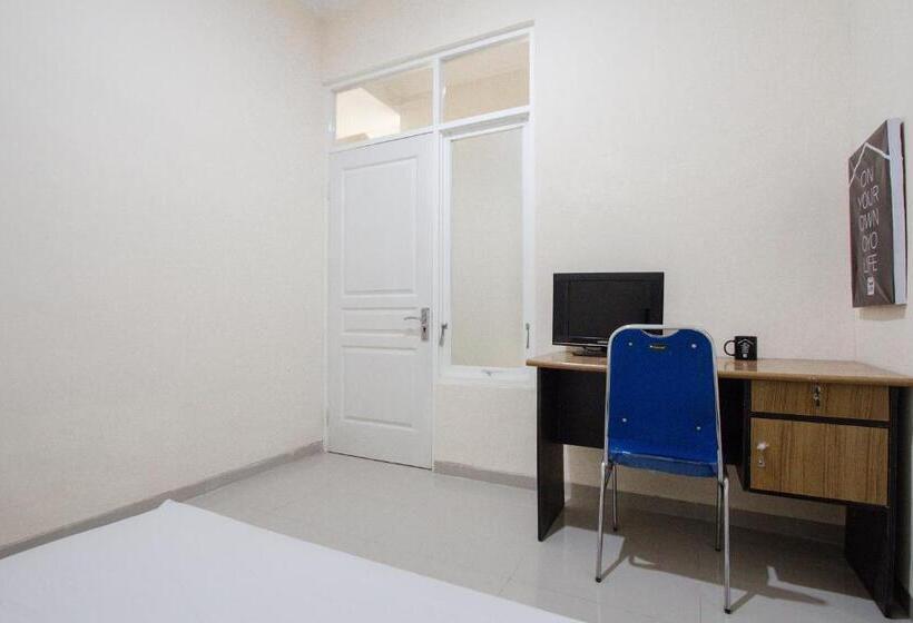 Hotel Oyo Life 3531 Wisma Eka