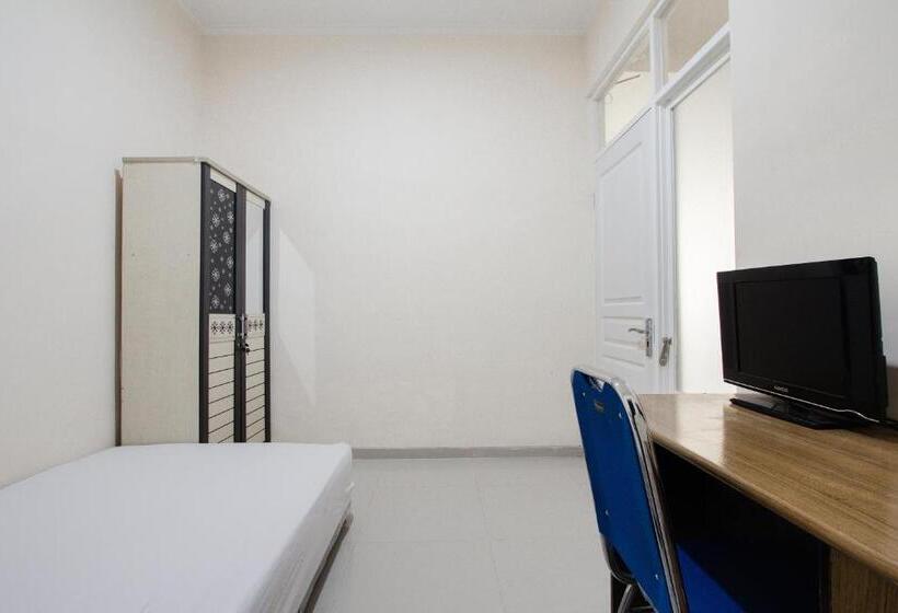 Hotel Oyo Life 3531 Wisma Eka