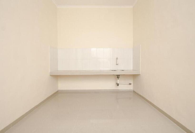 Hotel Oyo Life 3531 Wisma Eka