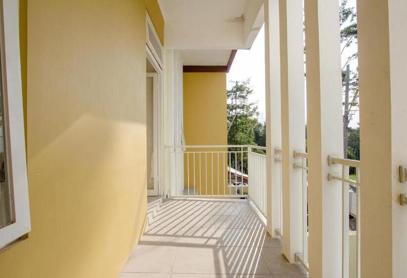 Hotel Oyo Life 3531 Wisma Eka