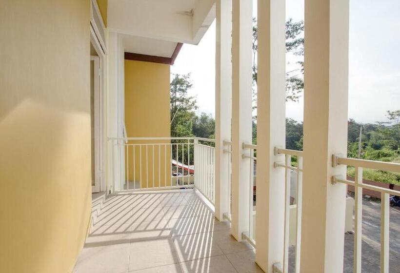 Hotel Oyo Life 3531 Wisma Eka