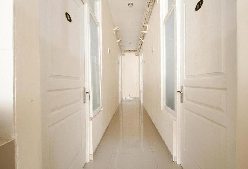 Hotel Oyo Life 3531 Wisma Eka