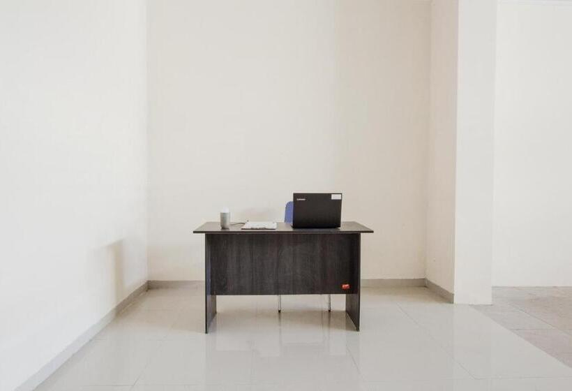 Hotel Oyo Life 3531 Wisma Eka