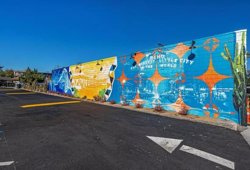 هتل Walkable Wonder Midtown Studio Near Downtown Gems