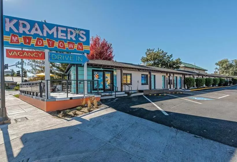 هتل Walkable Wonder Midtown Studio Near Downtown Gems