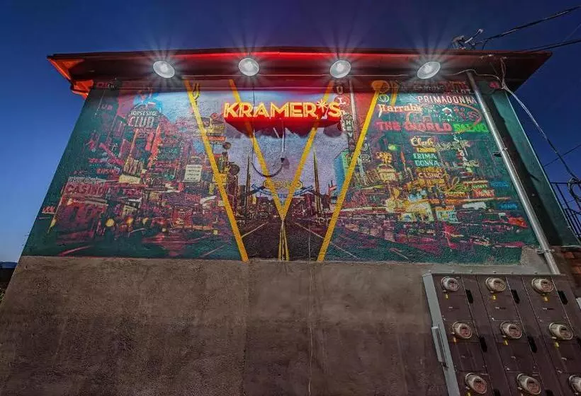 هتل Walkable Wonder Midtown Studio Near Downtown Gems