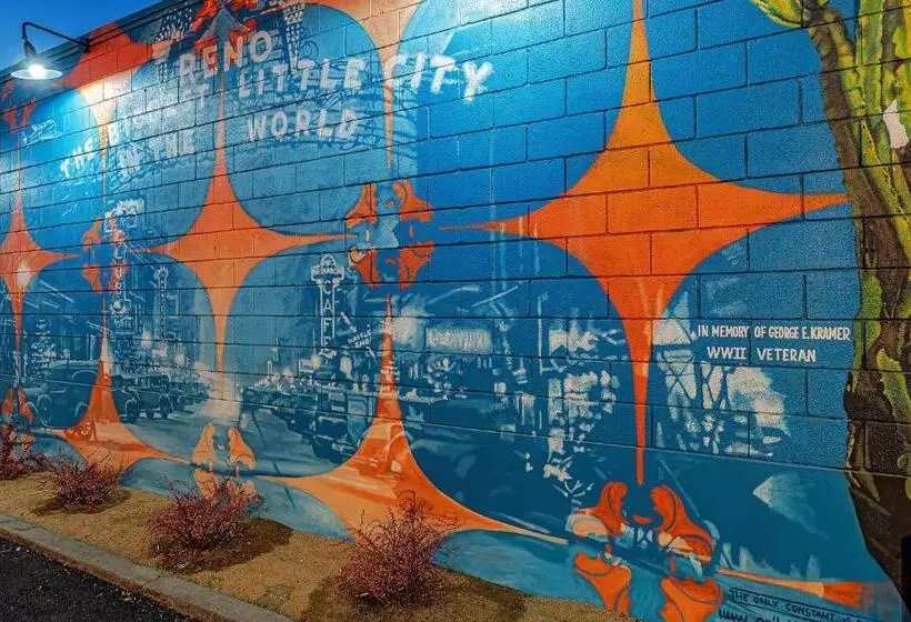 هتل Walkable Wonder Midtown Studio Near Downtown Gems