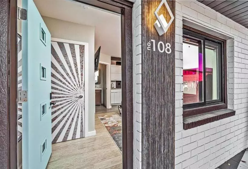 هتل Walkable Wonder Midtown Studio Near Downtown Gems