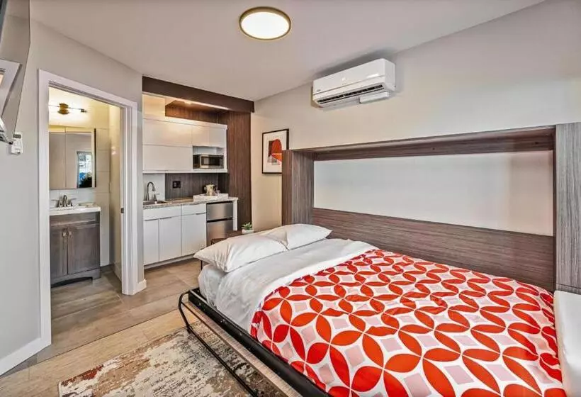 هتل Walkable Wonder Midtown Studio Near Downtown Gems