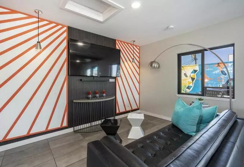 هتل Walkable Wonder Midtown Studio Near Downtown Gems