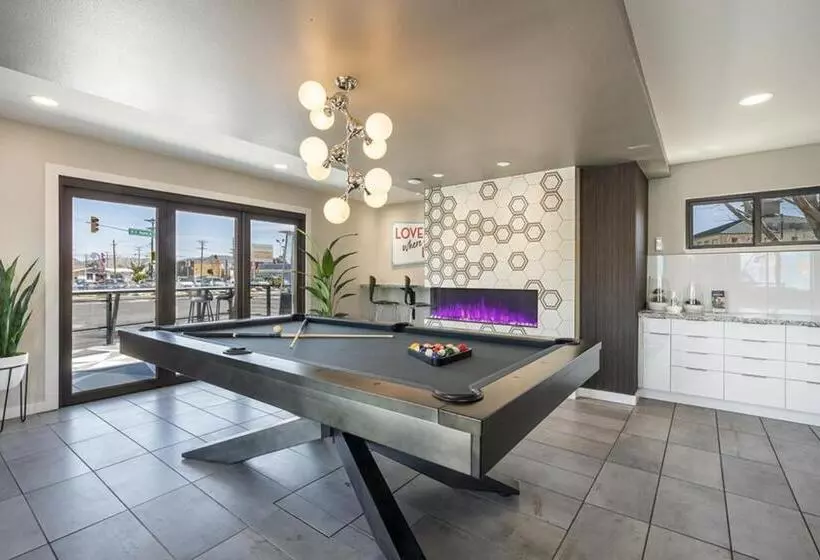 هتل Walkable Wonder Midtown Studio Near Downtown Gems