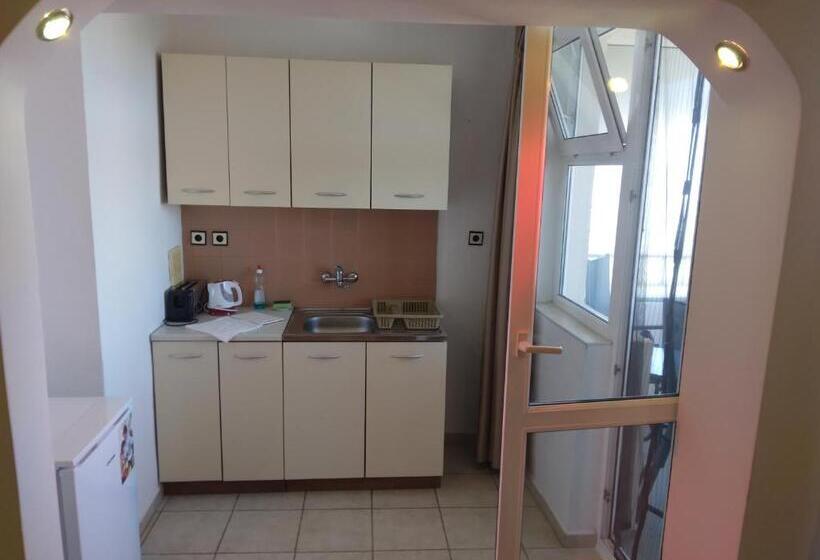 Пансион къща за гости семейство маврови