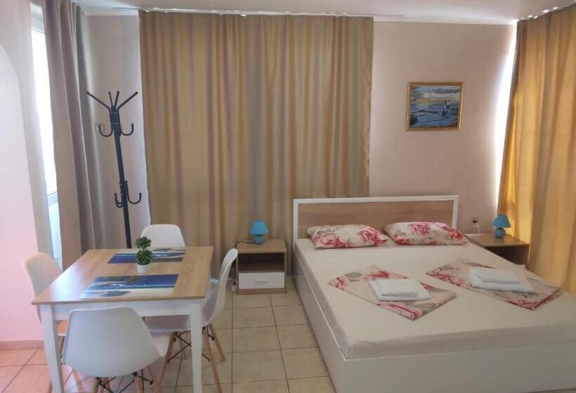 Пансион къща за гости семейство маврови