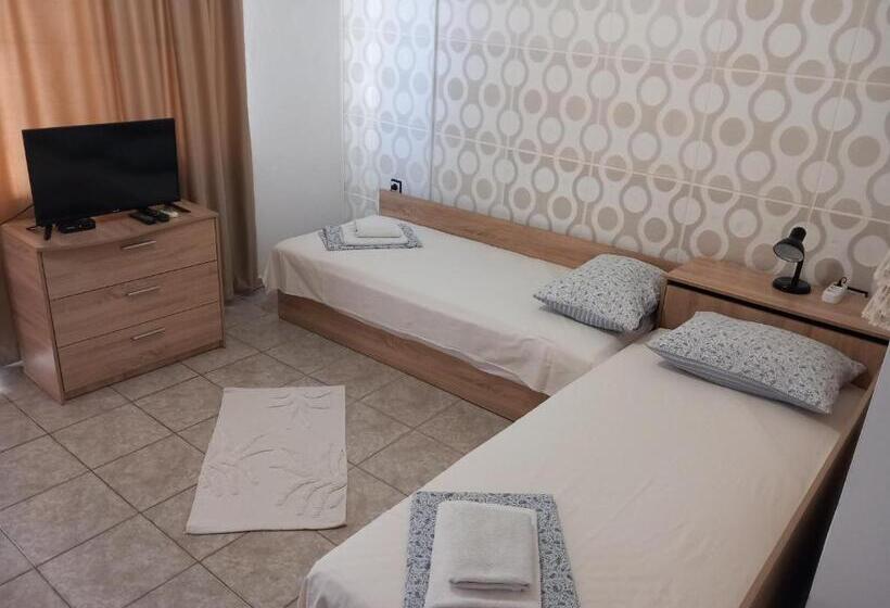 Пансион къща за гости семейство маврови