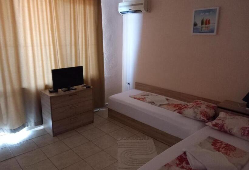 Пансион къща за гости семейство маврови