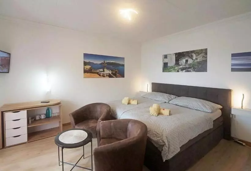 پانسیون Be Easy In Selva