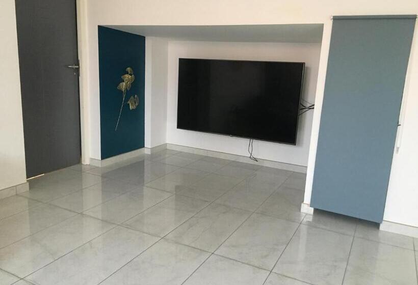 פנסיון Chez Delphine