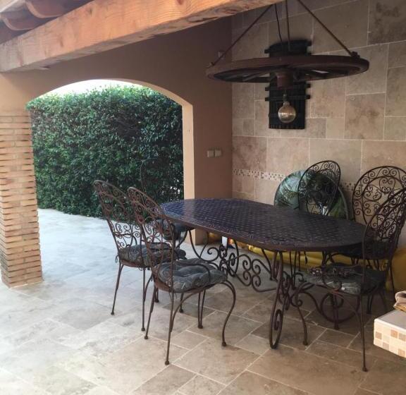 פנסיון Chez Delphine