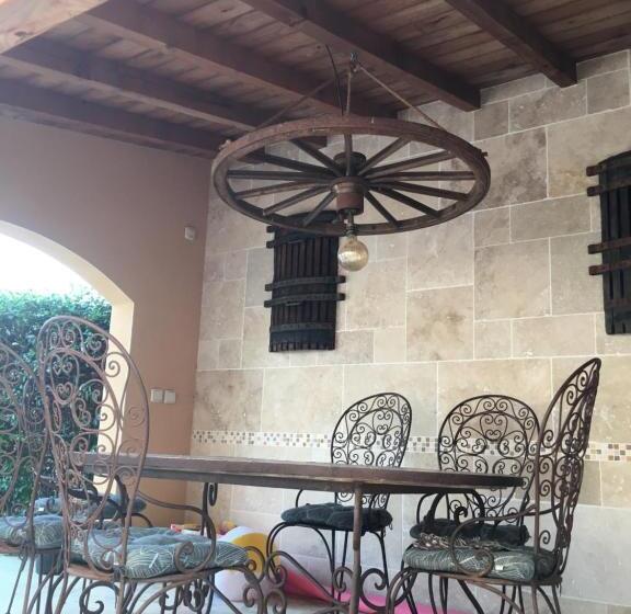 פנסיון Chez Delphine