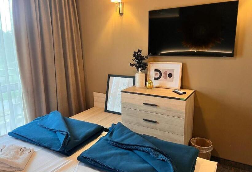 膳宿费 Pino   Villa, Casa, Cucina е Terrazza