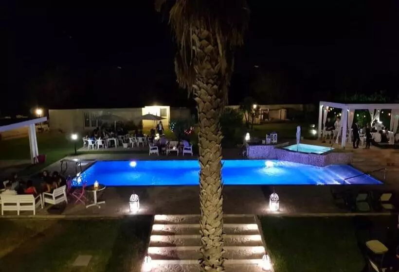 Majatalo Salento In Villa Petruse