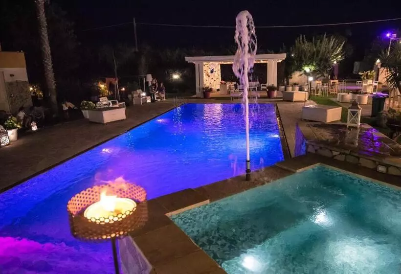 Majatalo Salento In Villa Petruse