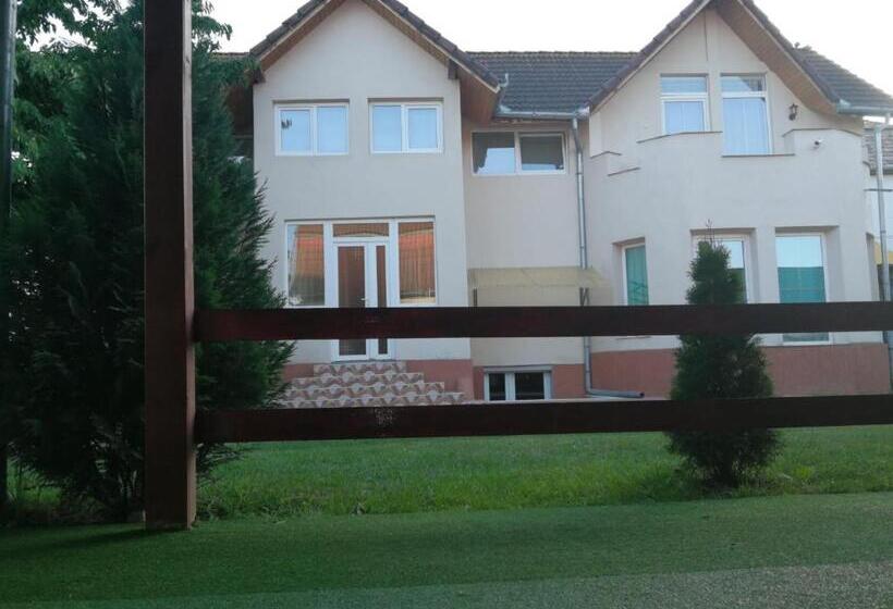 پانسیون Vila Roy