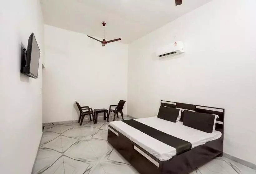 هتل Oyo Meenaachi Inn