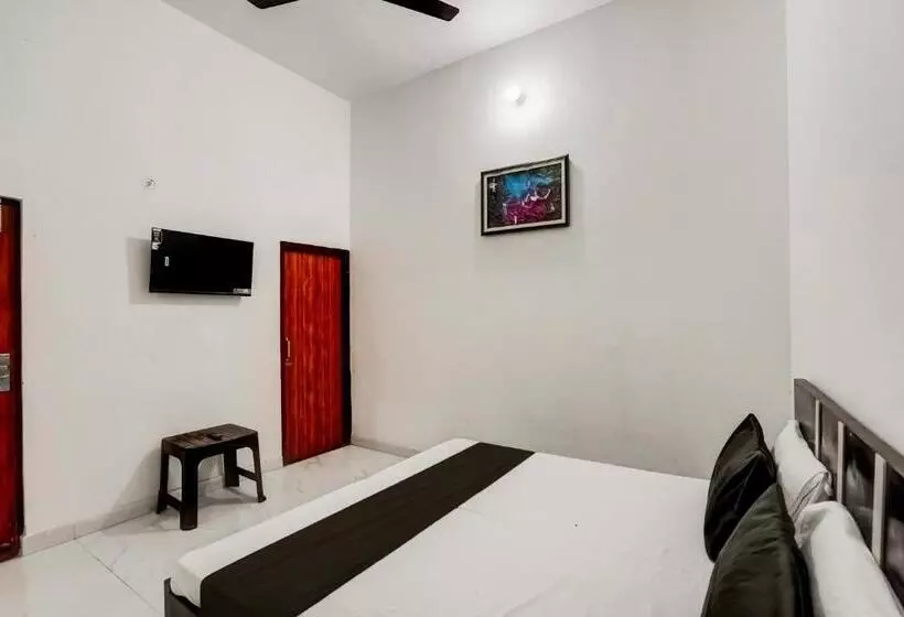 هتل Oyo Meenaachi Inn