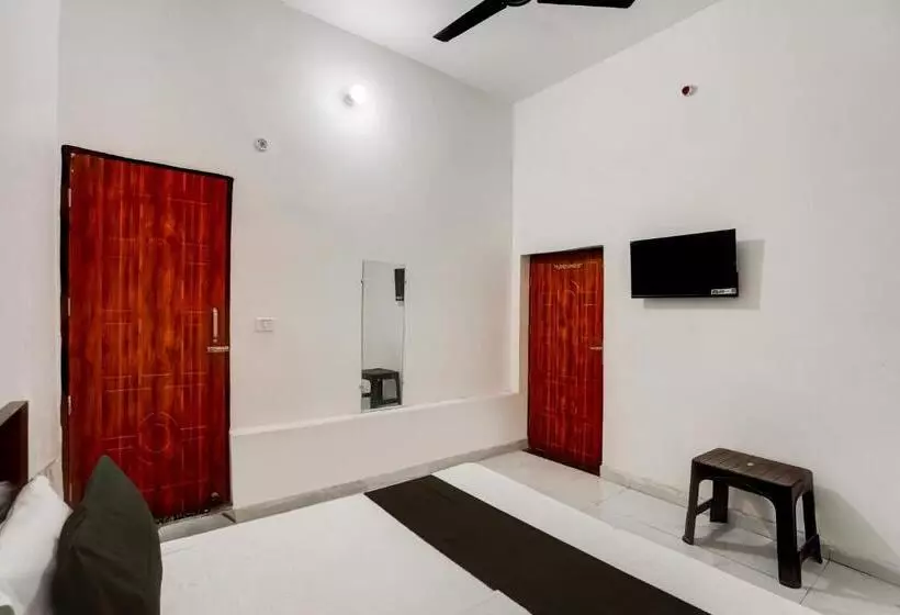 هتل Oyo Meenaachi Inn