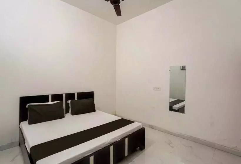 هتل Oyo Meenaachi Inn