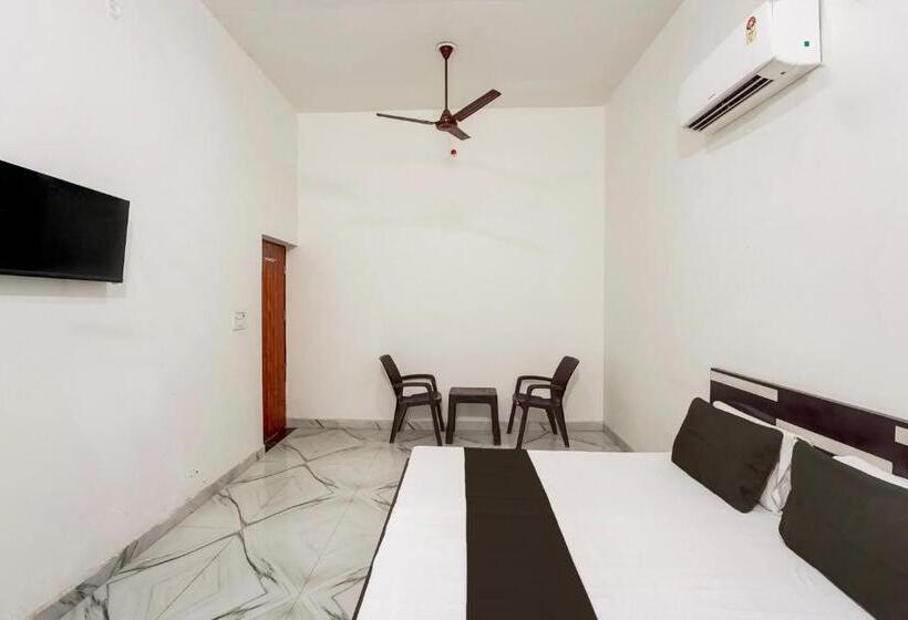 호텔 Oyo Meenaachi Inn