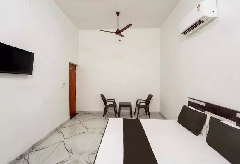 هتل Oyo Meenaachi Inn