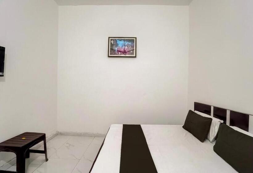 호텔 Oyo Meenaachi Inn