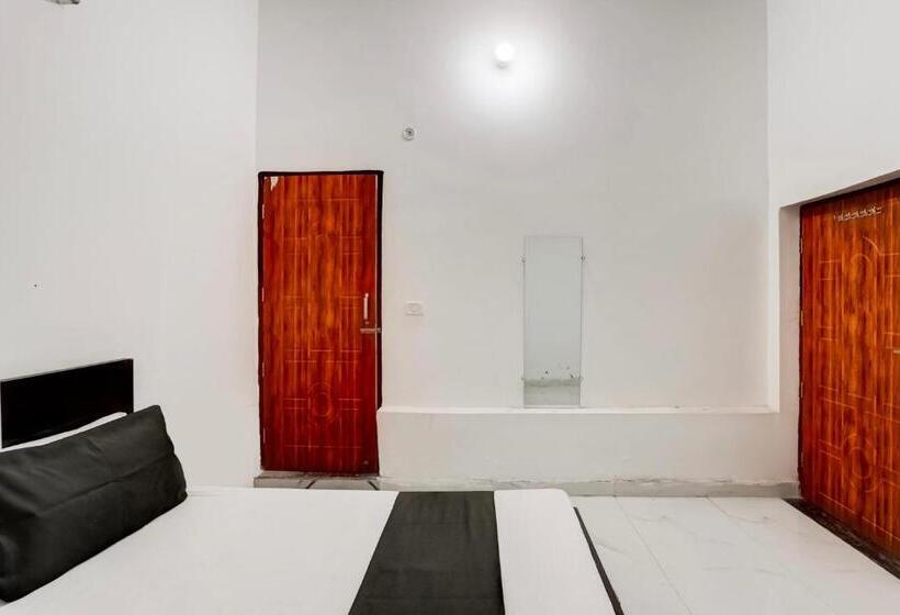 호텔 Oyo Meenaachi Inn