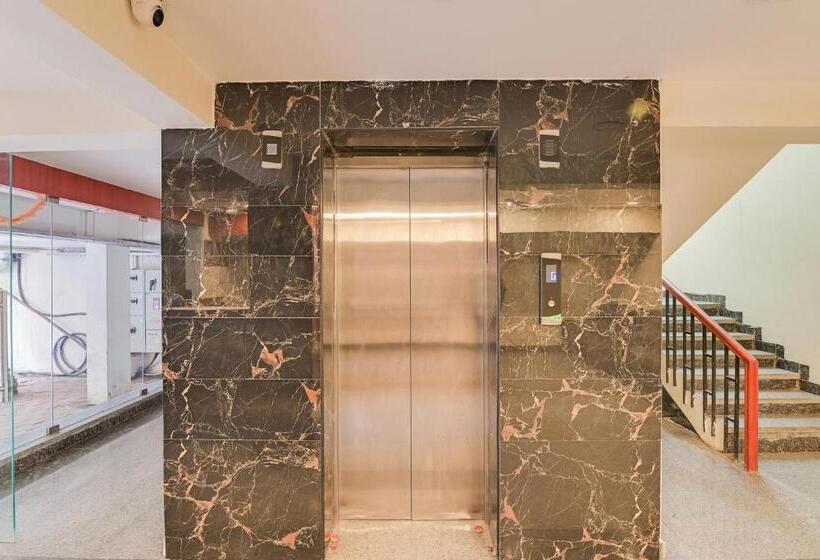 호텔 Oyo Meenaachi Inn