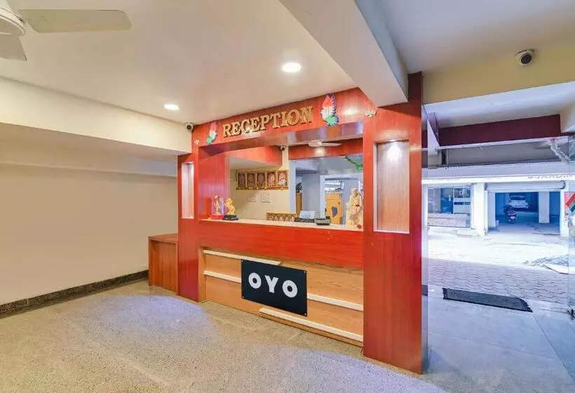 هتل Oyo Meenaachi Inn