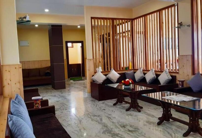 בית מלון כפרי Yangkhyil Residency