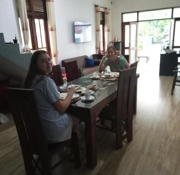 Negombo Royal Villa By Hotel Oviniru