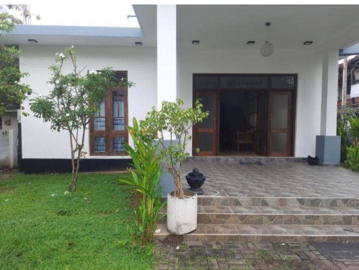 Negombo Royal Villa By Hotel Oviniru