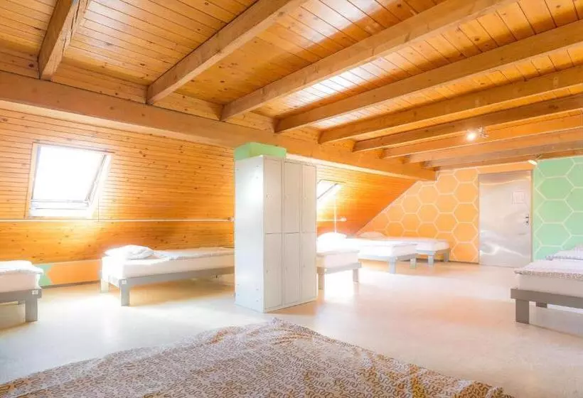 1a Adventure Hostel