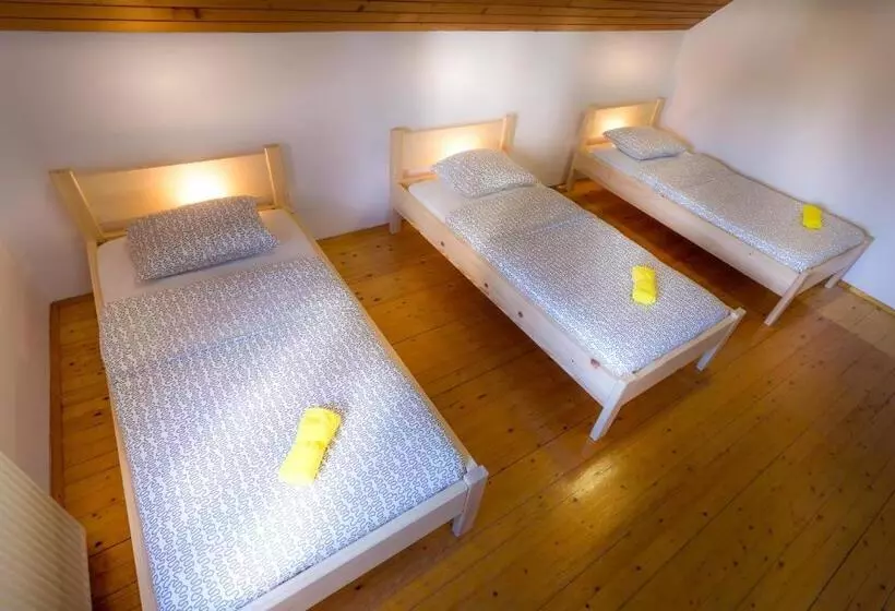 1a Adventure Hostel