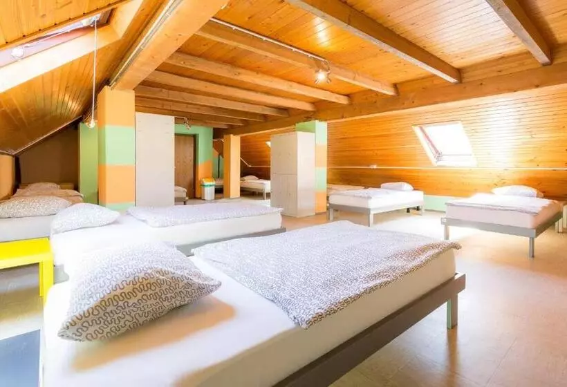1a Adventure Hostel