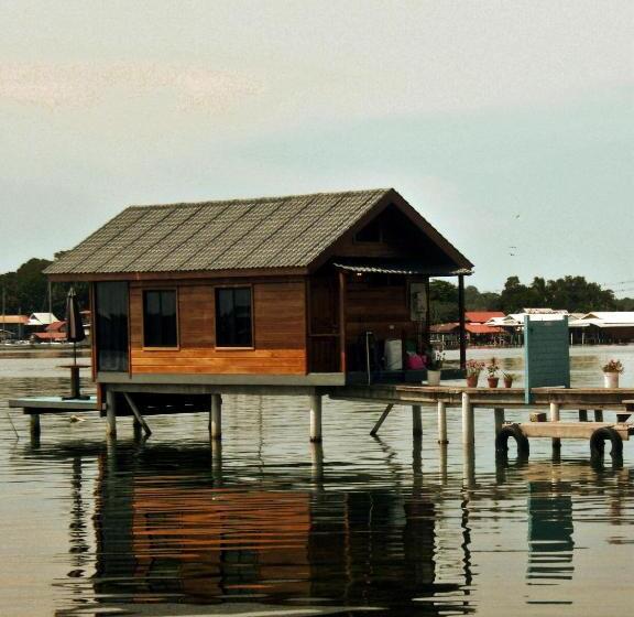 تختخواب و صبحانه Barrbra Bnb Over The Sea