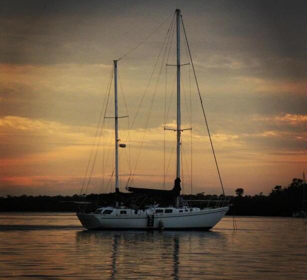 تختخواب و صبحانه Barrbra Bnb Over The Sea