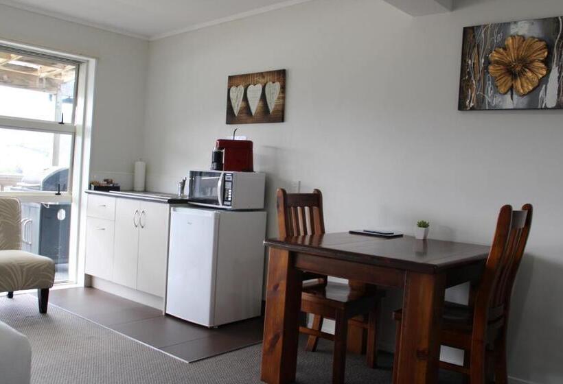 Coromandel Seaview Motel