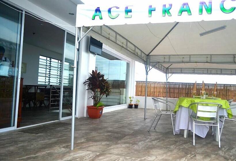 בית מלון כפרי Ace Francis