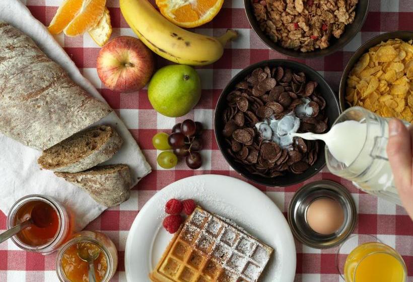 هتل Berggasthaus Crest'ota