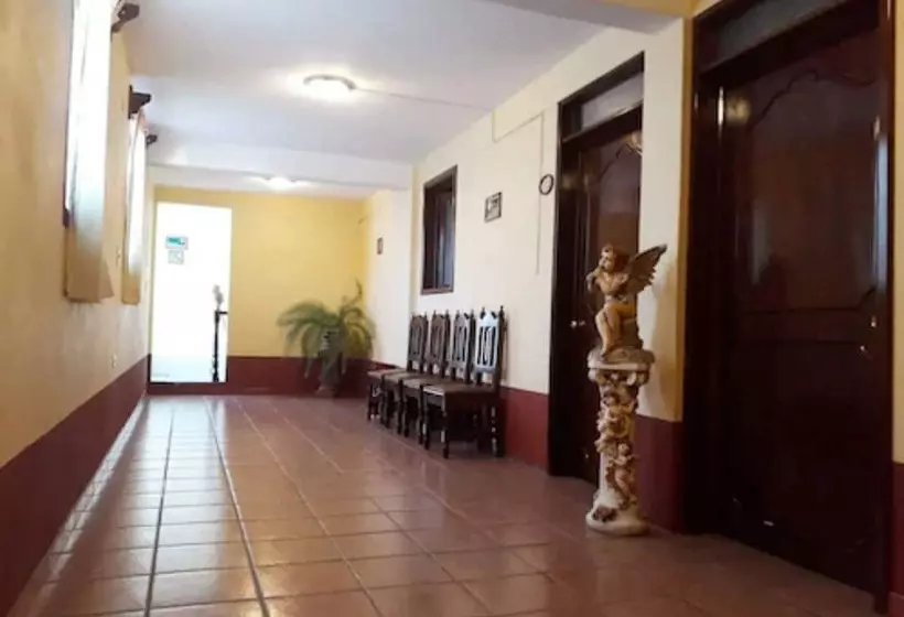 هتل Camino De Villaseca